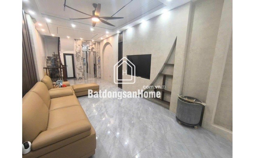 Bán nhà Lệ Mật, Việt Hưng, 70m2, sân vườn, 2 thoáng, full nội thất, 12,8 tỷ